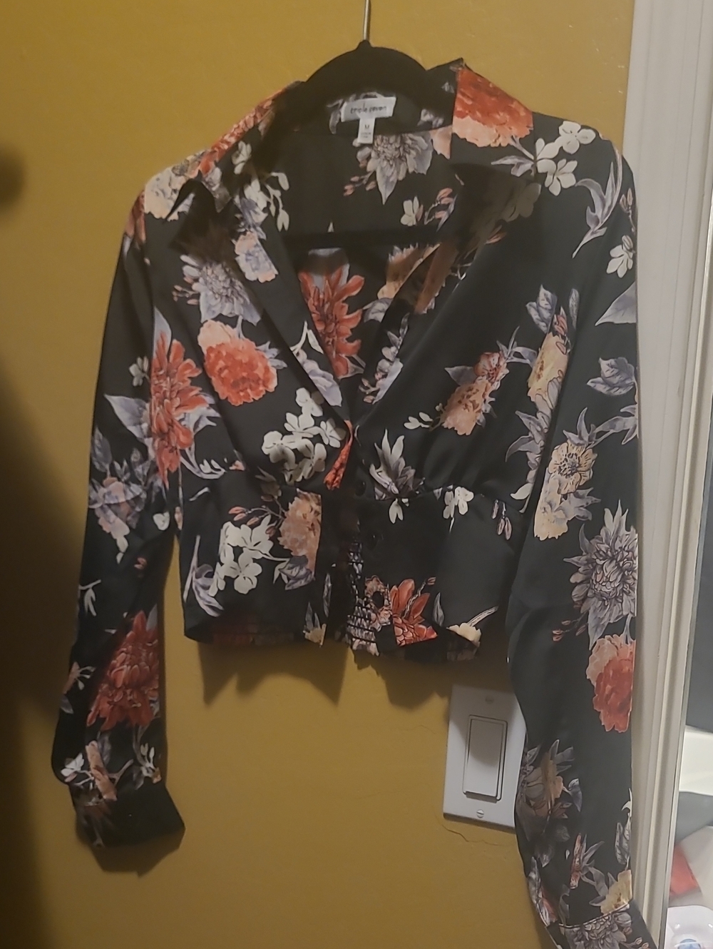 Cropped Floral Satin Button-Front Shirt - Black